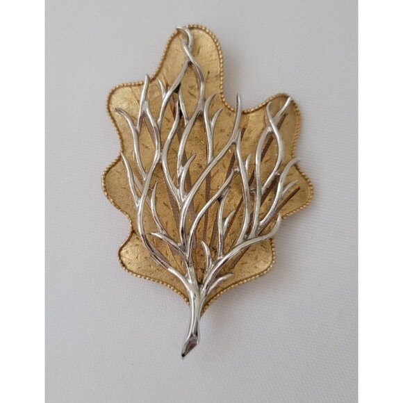 Vintage CORO Signed Gold & Silver Tone Leaf Brooch Pin - Picture 1 of 6